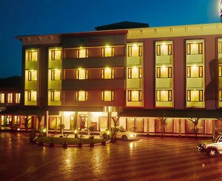 Hotel Elegance Kāladi Zewnętrze zdjęcie