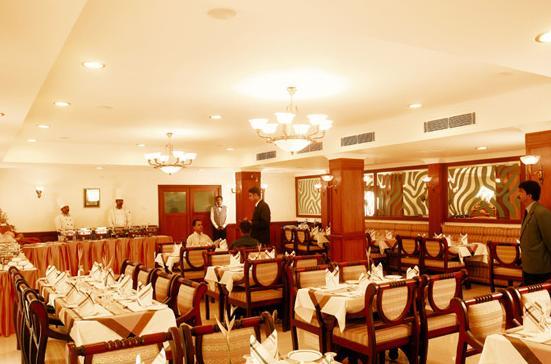 Hotel Elegance Kāladi Zewnętrze zdjęcie