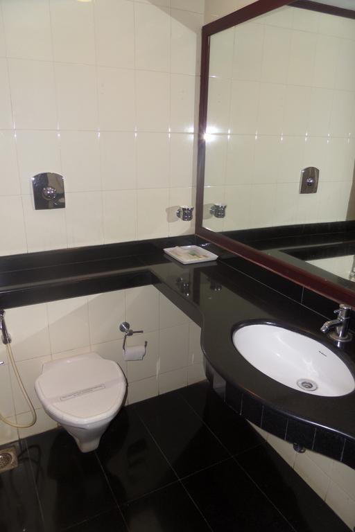 Hotel Elegance Kāladi Pokój zdjęcie