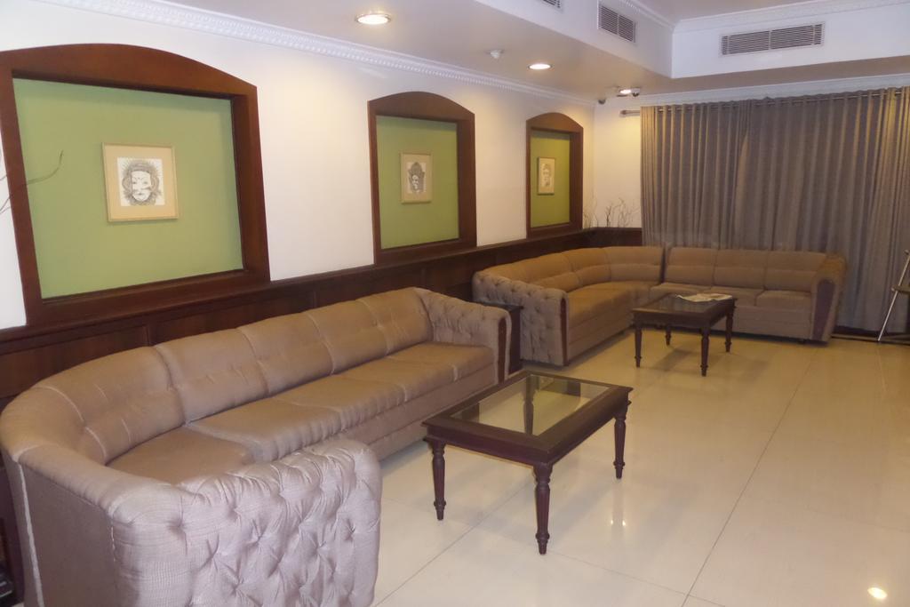 Hotel Elegance Kāladi Zewnętrze zdjęcie