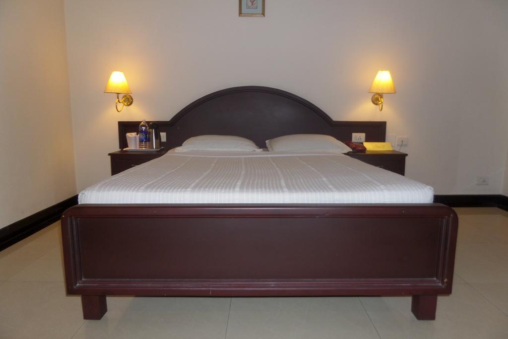 Hotel Elegance Kāladi Pokój zdjęcie